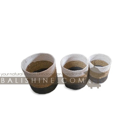 Balishine: Your natural source of indonesian handicraft presents in its Home Decor collection the Set of 3 Mendong Grass Baskets:12DEK368722:This set of 3 baskets is made in Bali from mendong grass.  