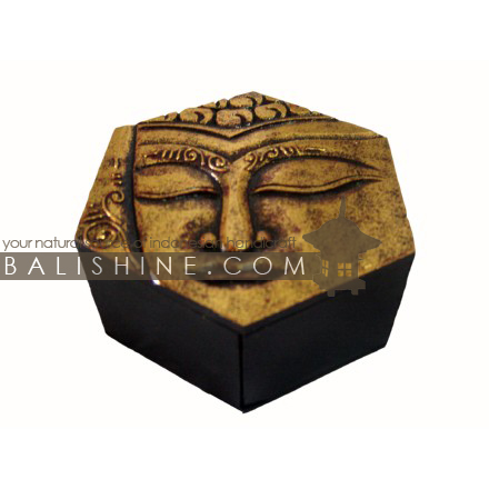 Balishine: Your natural source of indonesian handicraft presents in its Home Decor collection the Octogonal Box:12MUL45342:This octogonal boxe is produced in Indonesia made from albasia wood.  Same as picture