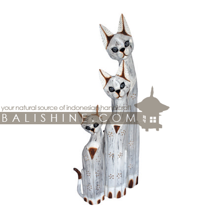Balishine: Your natural source of indonesian handicraft presents in its Home Decor collection the Decorative Cat Statue:12OKA37003:This decorative cat statue is a handicraft of Bali made from albasia wood.  Same as picture