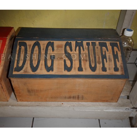 Balishine: Your natural source of indonesian handicraft presents in its Home Decor collection the Dog Stuff Box:12KAC47864:This box is produced in Indonesia and made from albasia wood.  Other colour possible.