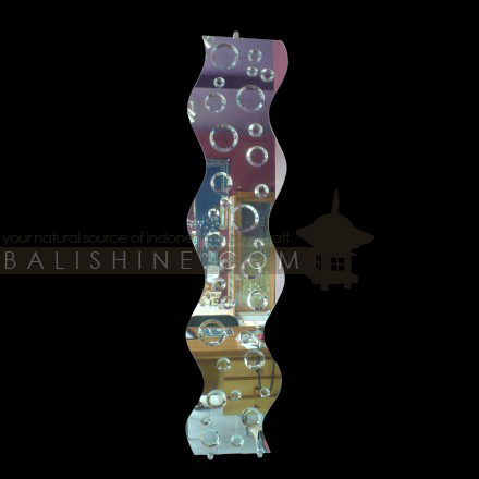Balishine: Your natural source of indonesian handicraft presents in its Home Decor collection the Mirror:17SER125703:This mirror made in Bali from glass  Same as picture