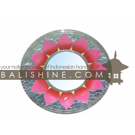 Balishine: Your natural source of indonesian handicraft presents in its Home Decor collection the Mirror:17RAH124810:This round mirror is a handicraft of Bali made from mosaic.  Same as picture