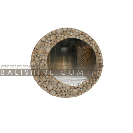 Balishine: Your natural source of indonesian handicraft presents in its Home Decor collection the Teak Mirror:17KLM126877:This round mirror is a handicraft of Bali made from MDF and teck wood with 3mm glass.  
