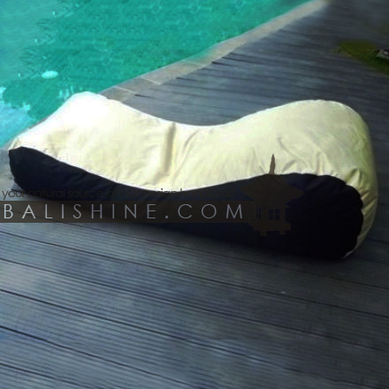 Balishine: Your natural source of indonesian handicraft presents in its Outdoor collection the Lounger:26KAO6867:This lounger is produced in Indonesia and made from fabric waterproof with plastic beads inside.  Please contact us for available color
