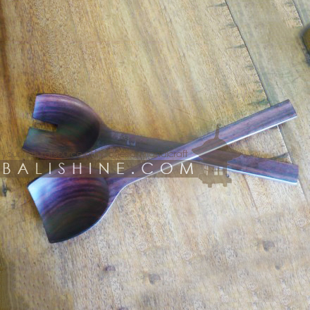 Balishine: Your natural source of indonesian handicraft presents in its Tableware collection the Spoon Salad:632DIA6276:This spoon salad set is  produced in Bali this handicraft is made from sonokling wood.  Same as picture