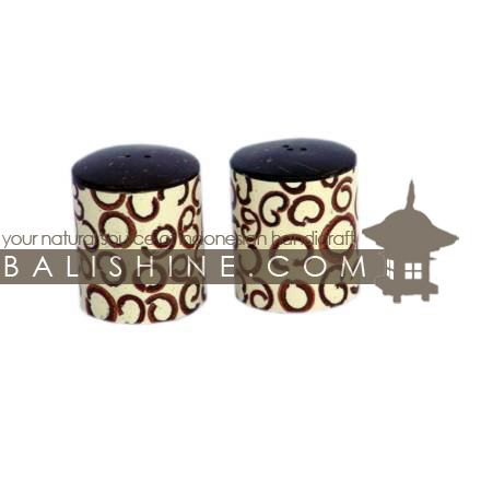 Balishine: Your natural source of indonesian handicraft presents in its Tableware collection the Saltcellars and Pepper Pots:630DIV1175:This set of round saltcellars and pepper pots is produced in Bali made from plywood with an natural and parfumed tropical wood known as cinamon with resin.  