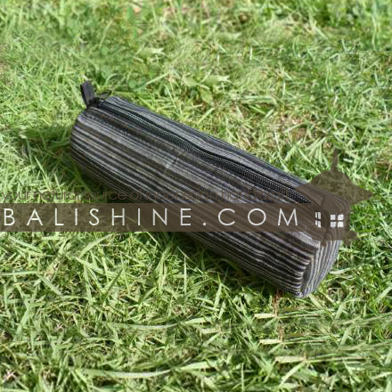 Balishine: Your natural source of indonesian handicraft presents in its Various collection the Pencil Case:420MKN5016:This pencil-case is a handicraft of Bali made from textile with zip. Lot of choice of textile, contact us.  Lot of choice of textile and color, contact us.