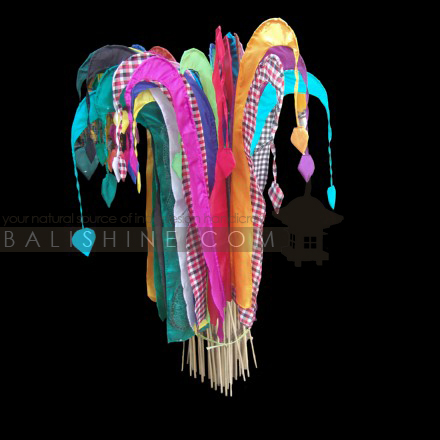 Balishine: Your natural source of indonesian handicraft presents in its Various collection the Flag:421SRG5576:This decorative flag is a handicraft of Bali made from bamboo and textile.  Colors available are blue, yellow, pink, green, purpple, black, orange, white or red.